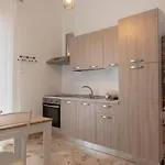 New Sea House Vicino La Spiaggia Del Lungomare Apartamento *