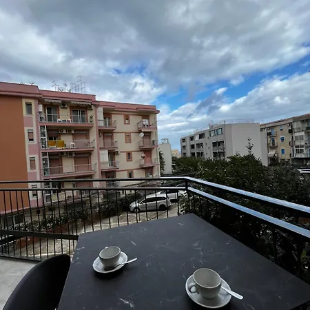 New Sea House Vicino La Spiaggia Del Lungomare Lägenhet Cefalù